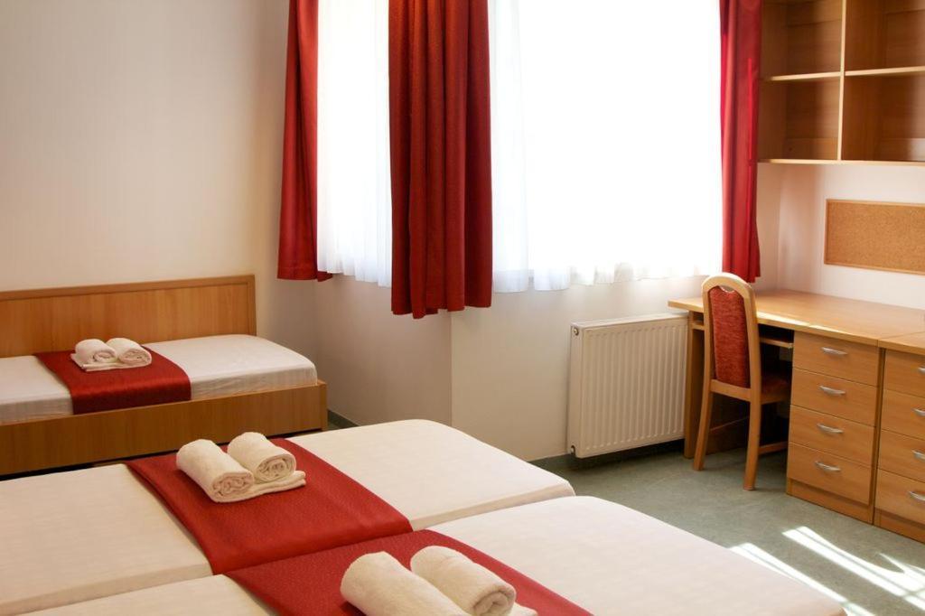 Uni-Hotel Diakotthon Miskolc Eksteriør bilde