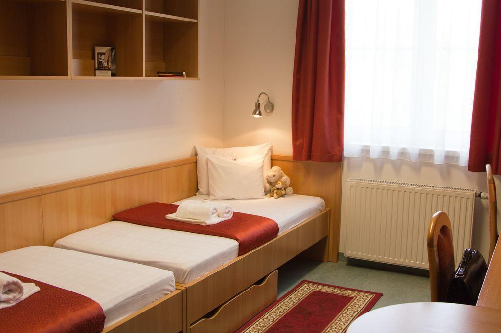 Uni-Hotel Diakotthon Miskolc Rom bilde